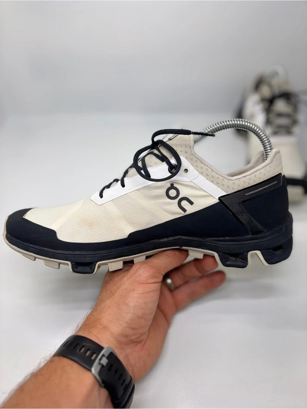 On Cloudventure Peak Women’s 9 White Black Trail Running Shoes